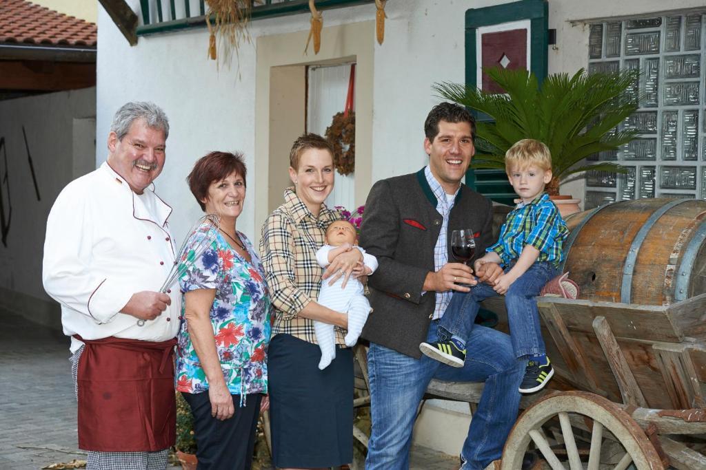 Hotel Lowen Garni Oberrimsingen Kültér fotó